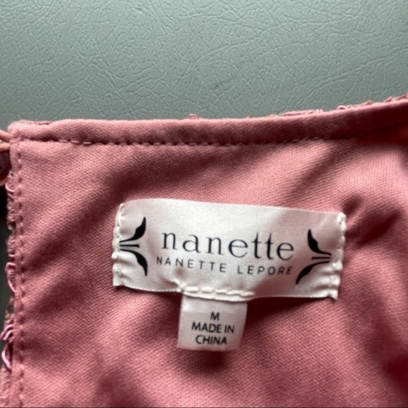 Nanette by Nanette Lepore Lace Blouse Ruffled Sleeves Scalloped Hem Size Medium - Picture 9 of 11